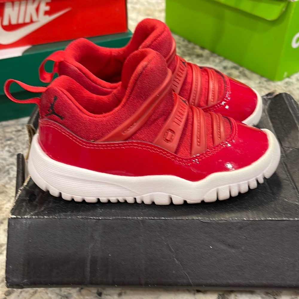Jordan Retros size 8c